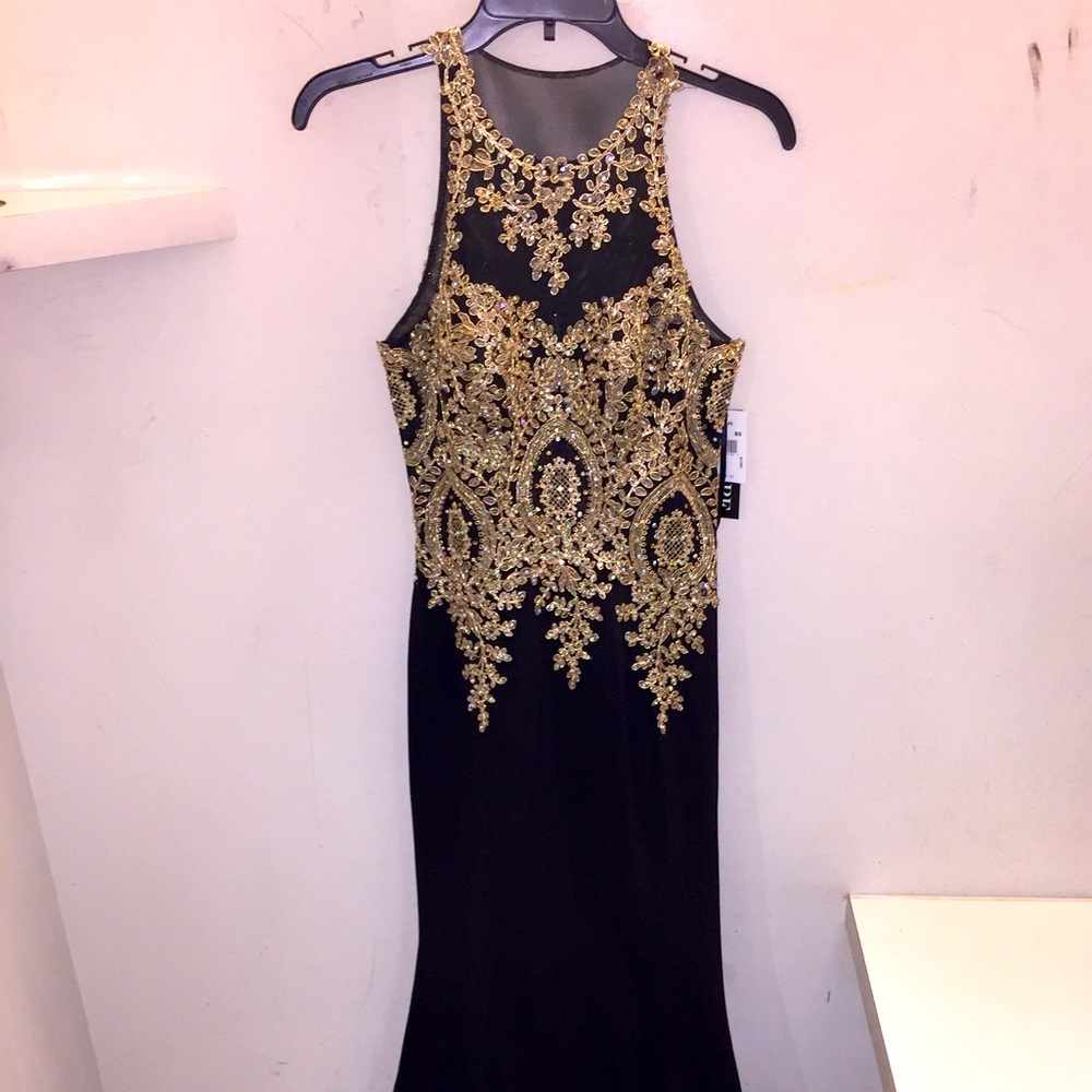 Beautiful formal dress!